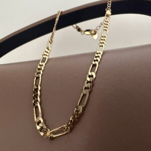 Elegant shiny gold diamond cut Figaro chain anklet.